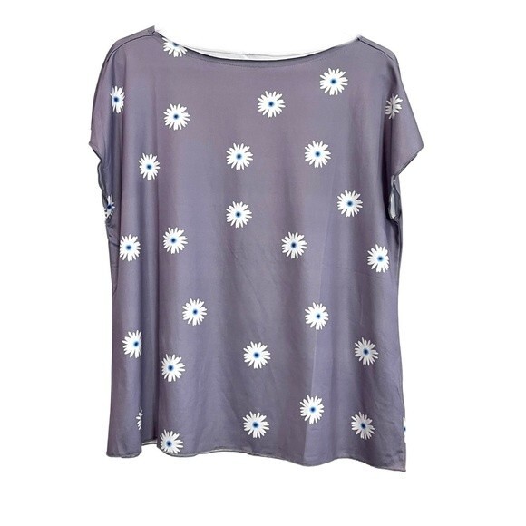 Gray Daisy print floral top size medium - Picture 3 of 4